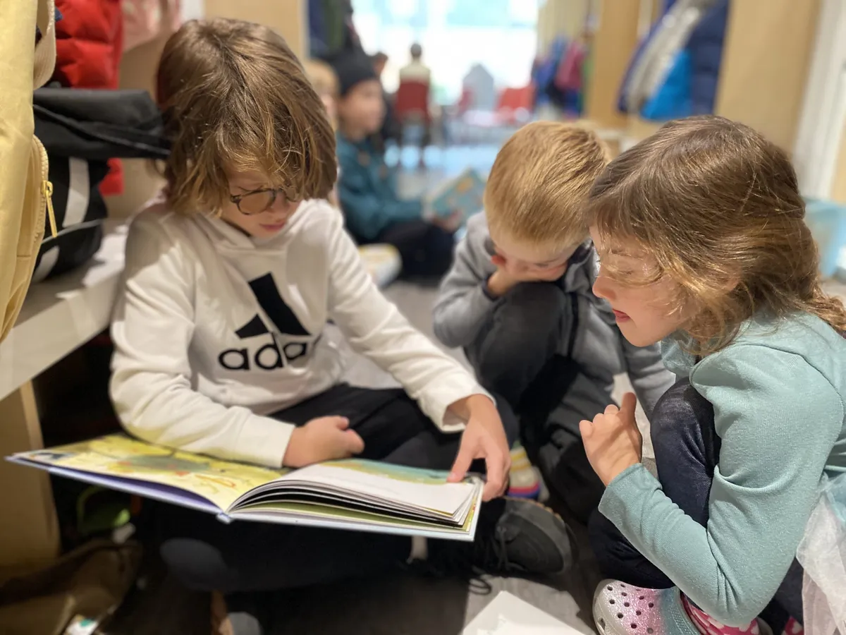 Mabin School, The school building