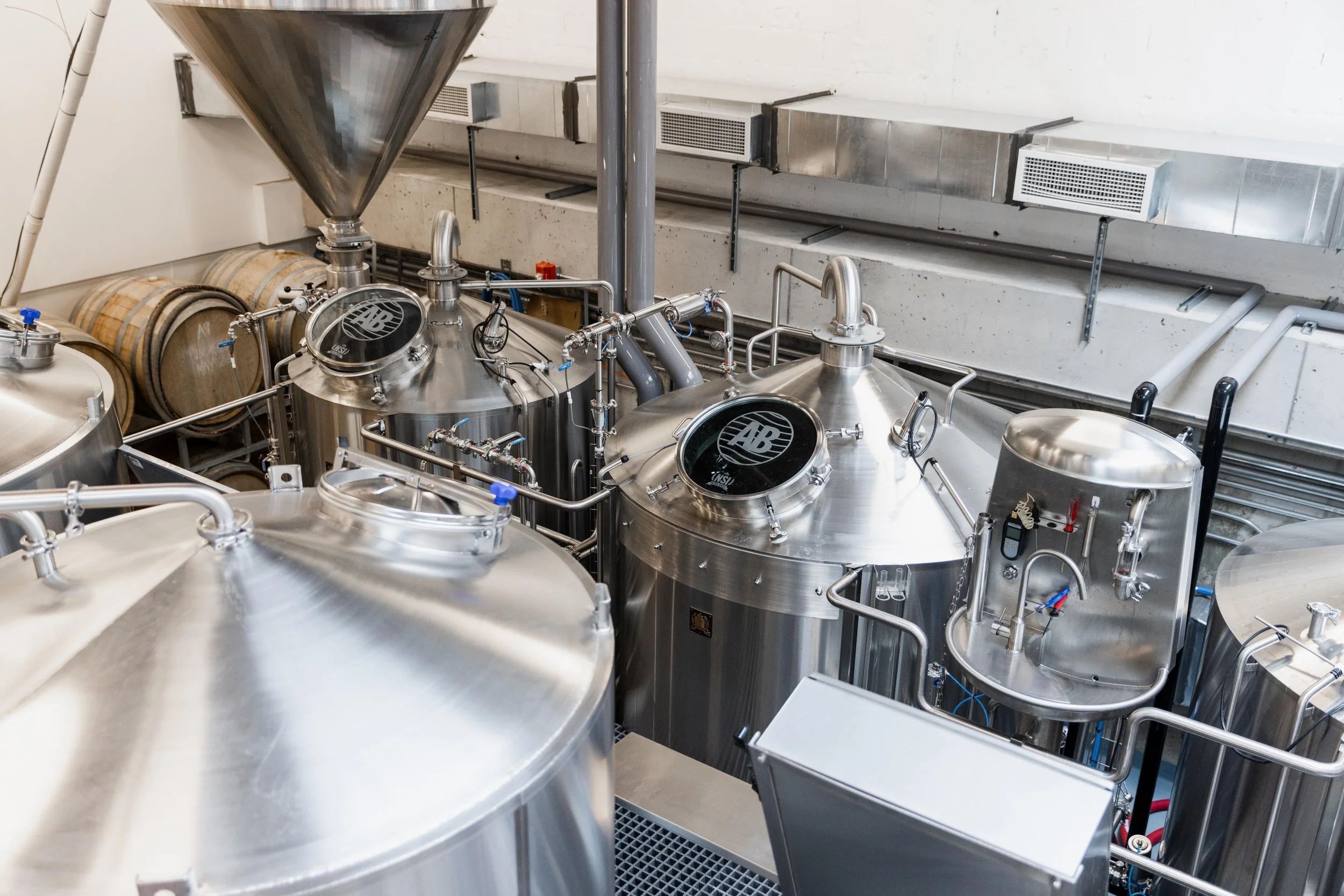 Avling Kitchen & Brewery official dining-room photography from avling.ca