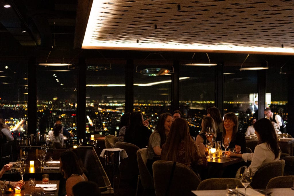 Canoe 54th-floor dining room from canoerestaurant.com