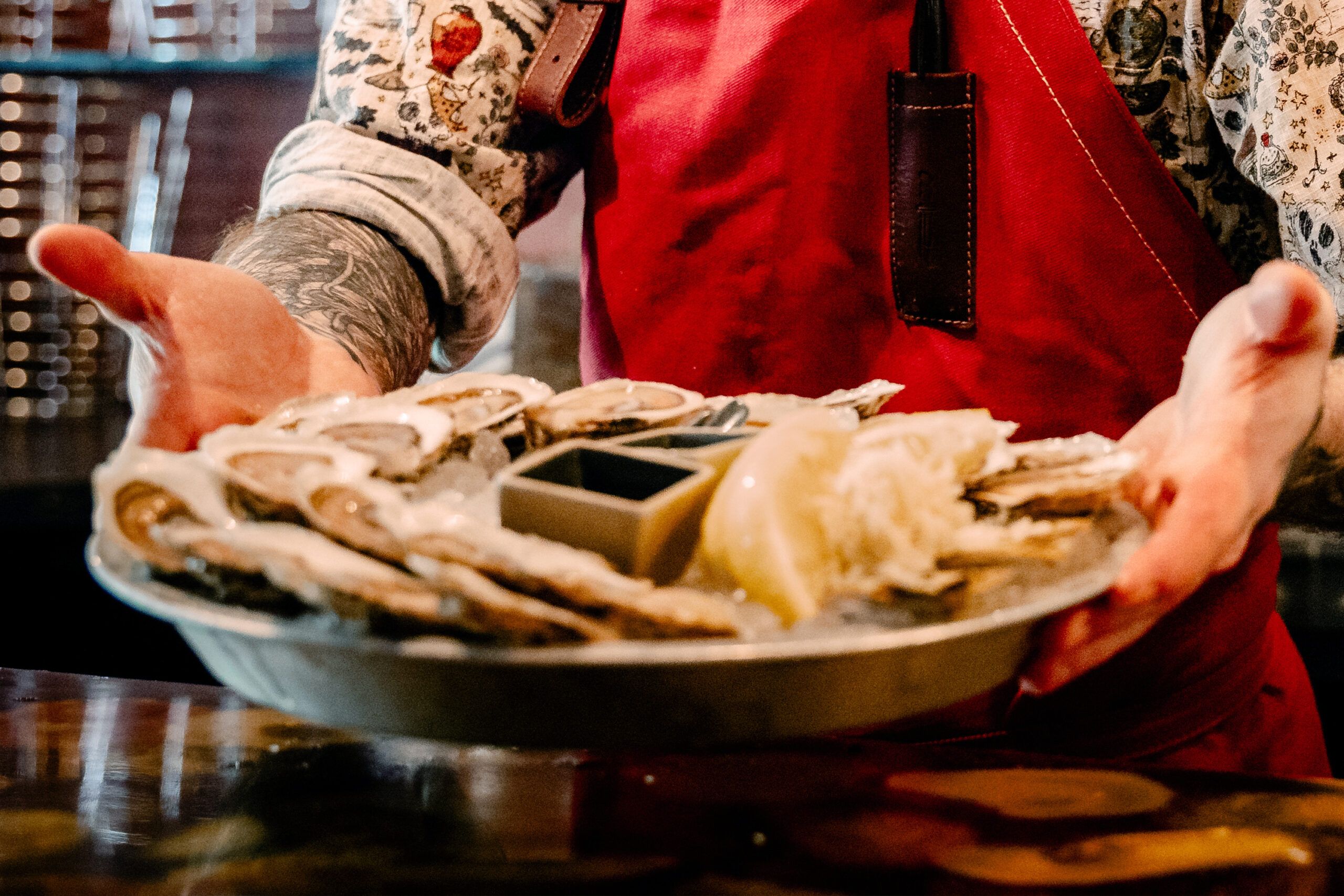 Pearl Diver oyster photography from pearldiver.to