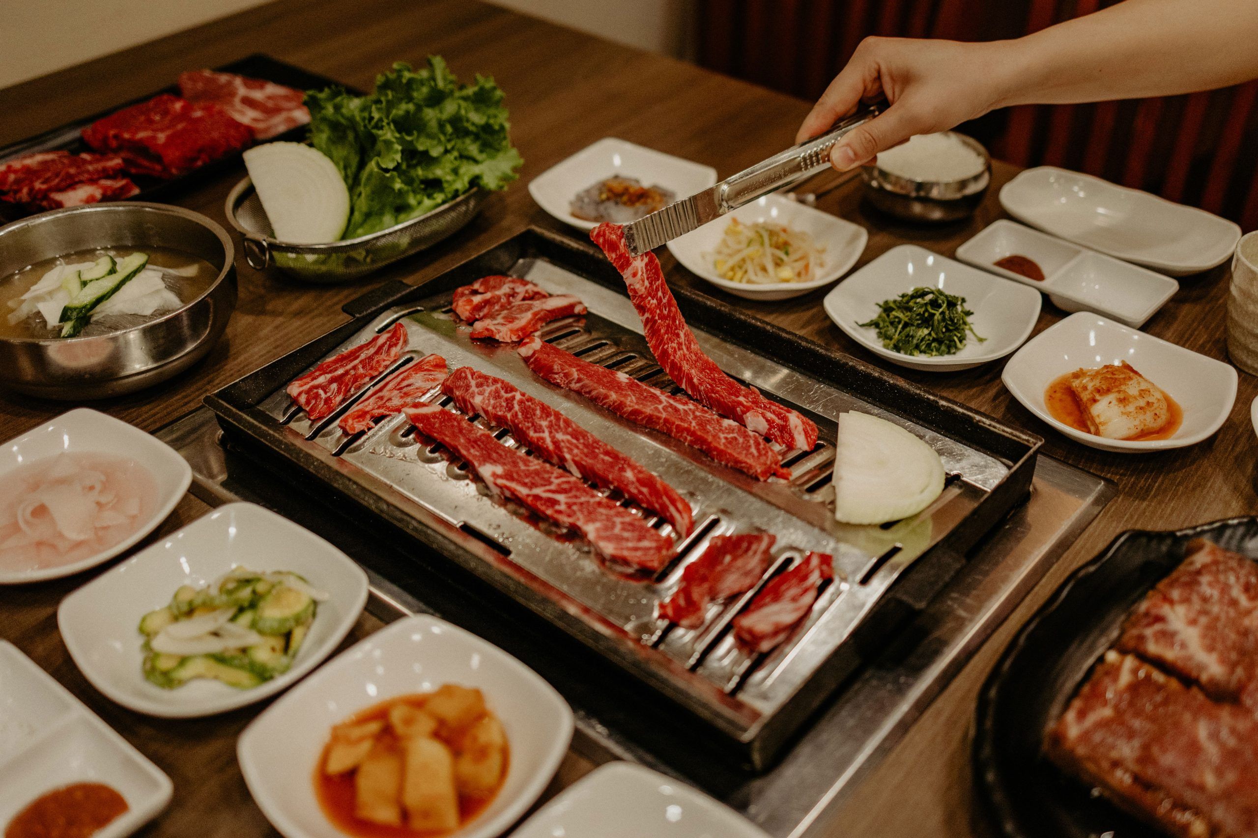 Sariwon Korean BBQ dining room, official WordPress photo from sariwonbbq.com