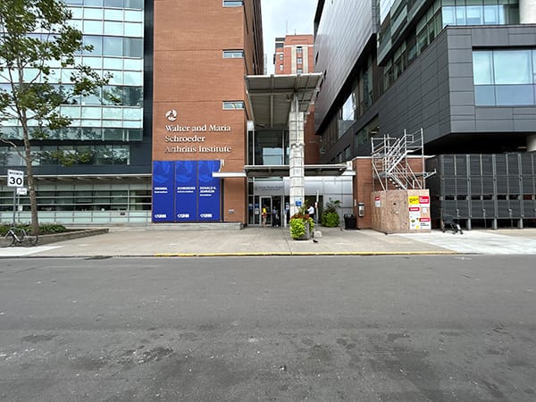 Toronto Western Hospital official Leonard Avenue entrance photograph from uhn.ca