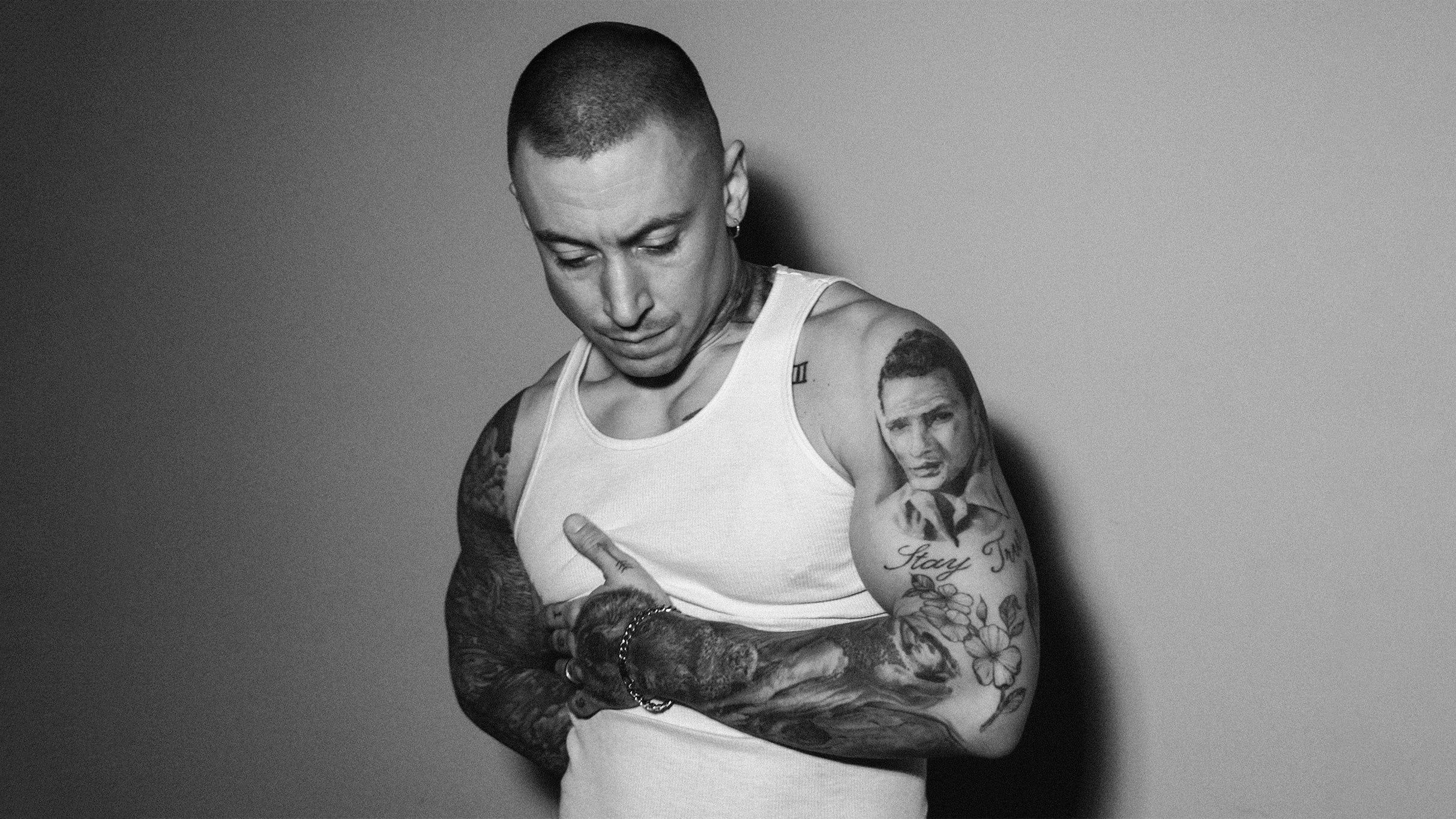 Noah Gundersen: Intimate Solo Performance of New Music event