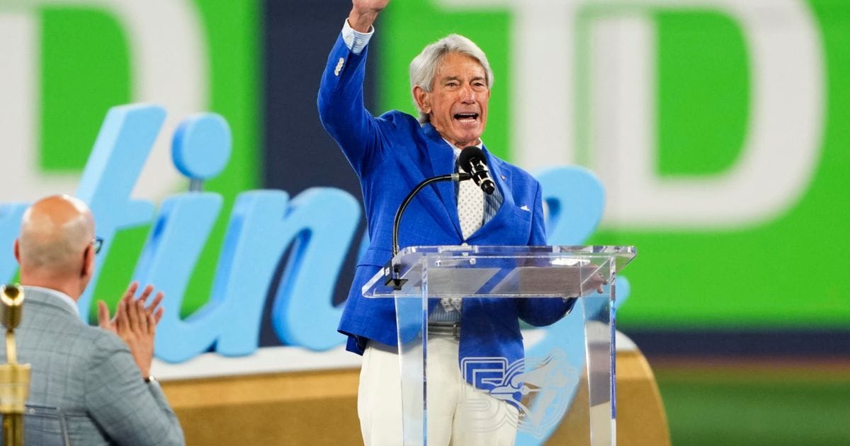 Buck Martinez touched by Blue Jays rookie interaction at Hall of Excellence induction